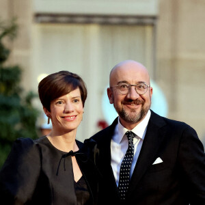 Charles Michel (président du conseil européen) et sa femme Amilie Derbaudrenghien arrivant au dîner d'état au palais de l'Elysée à Paris en l'honneur de la visite du roi et de la reine de Belgique en France le 14 octobre 2024. © Dominique Jacovides / Bestimage  Celebs Arrivals at the state dinner at the Elysée Palace in Paris in honour of the visit of the King and Queen of Belgium to France on october 14th 2024 