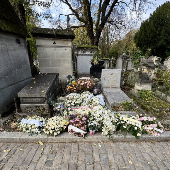 Illustration de la tombe de Michel Blanc au cimetière du Père-Lachaise à Paris le 14 octobre 2024. © Cristophe Clovis/Bestimage 