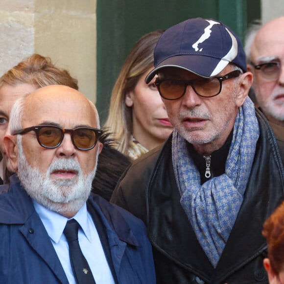 Thierry Lhermitte, Gérard Jugnot - Sortie des Obsèques de Michel Blanc en l'église Saint-Eustache à Paris, le 10 octobre 2024. © Moreau / Jacovides / Bestimage 