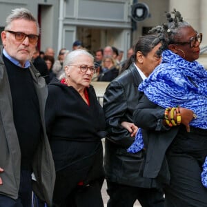 Bruno Moynot, Josiane Balasko et son mari George Aguilar, Firmine Richard - Obsèques de Michel Blanc en l'église Saint-Eustache à Paris, le 10 octobre 2024. © Moreau / Jacovides / Bestimage 