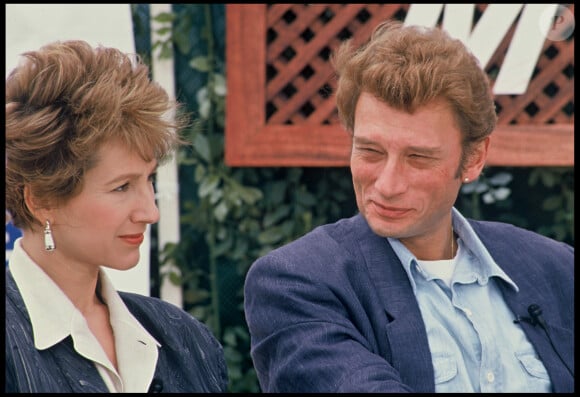 A l'instar de Johnny Hallyday et Nathalie Baye !
Archives - Johnny Hallyday et Nathalie Baye au festival de Cannes en 1985.