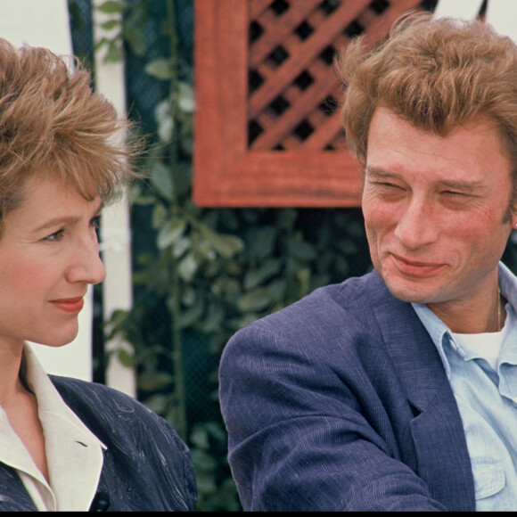 A l'instar de Johnny Hallyday et Nathalie Baye !
Archives - Johnny Hallyday et Nathalie Baye au festival de Cannes en 1985.