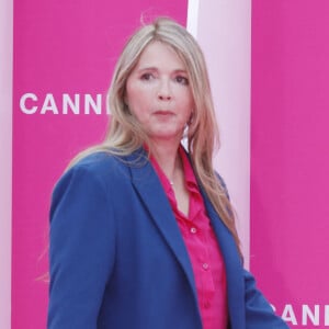 Hélène Rolles joue à la télévision depuis plus de 30 ans un personnage doux et réconfortant
Hélène Rollès (Les mystères de L'amour) - Soirée d'ouverture de CanneSeries Saison 6 au Palais des Festivals de Cannes l