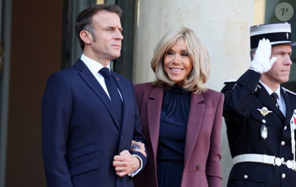 Le président de la République Emmanuel Macron et la première dame Brigitte Macron accueillent le roi Philippe et la reine Mathilde de Belgique à l'Elysée, le 14 octobre 2024, à l'occasion de leur visite officielle en France, du 14 au 16 octobre 2024. © Dominique Jacovides / Bestimage 