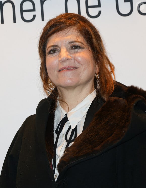  "Je n'ai sans doute pas été une mère conventionnelle, mais tout de même plus cadrée que mes parents, libertaires et très soixante-huitards dans l'âme".
Agnès Jaoui, César d'honneur - Photocall de la 49ème édition de la cérémonie des César au Fouquet's à Paris Le 23 fevrier 2024 © Coadic Guirec / Bestimage