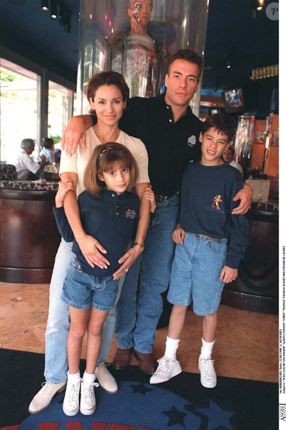 L'occasion de vous présenter ses deux plus jeunes enfants
Jean-Claude Van Damme, Chris, Bianca et Gladys