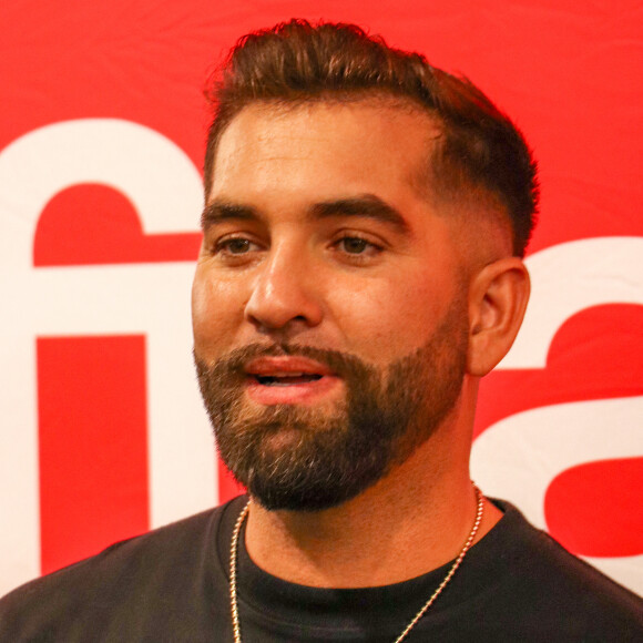 Exclusif - Kendji Girac en séance de dédicaces à l'occasion de la sortie de son nouvel album ''Vivre'' à la FNAC Croix-Blanche de Sainte-Geneviève-des-Bois, France, le vendredi 4 octobre 2024. 