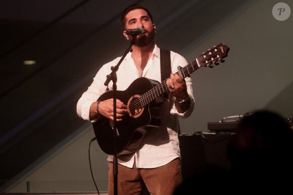 Exclusif - Kendji Girac - Célébration des 10 ans du centre commercial Beaugrenelle à Paris, France. Le 12 octobre 2023. © Christophe Clovis / Bestimage 