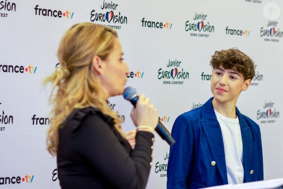 Exclusif - Alexandra Redde-Amiel et Titouan - Conférence de presse de Titouan, jeune chanteur de 14 ans, Quimpérois, qui représentera la France avec son titre ''Comme ci, comme ça'' lors de la prochaine édition du concours de l'Eurovision Junior 2024 qui se déroulera à Madrid en Espagne, le 16 novembre prochain, en direct su France 2. Prise de vue à Quimper, France, le 16 octobre 2024. © Laetitia Notarianni/Bestimage