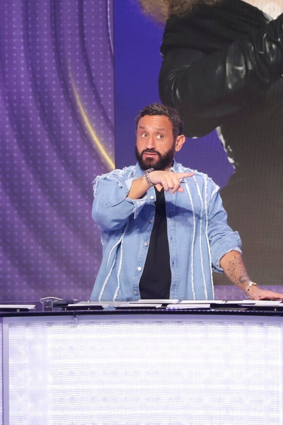 Le groupe Canal + et Cyril Hanouna sont unis jusqu'en juin 2026 par un contrat de 30 millions d'euros par saison.
Exclusif - Cyril Hanouna sur le plateau de l'enregistrement de l'émission " Face à Hanouna " présentée par C.Hanouna et diffusée sur C8 le 19 octobre 2024, à Paris, France, le 17 octobre 2024. © Jack Tribeca/Bestimage 