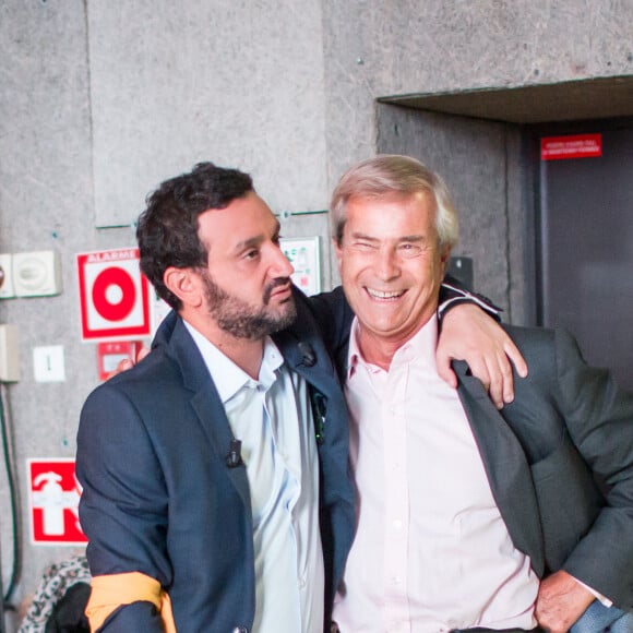 Alors que la fin de TPMP arrive à grands pas, l'émission enregistre toujours de très bonnes audiences.
Vincent Bolloré - Cyril Hanouna lors de son défi "Les 35 Heures de Baba" en direct sur C8. .© Gorassini-Moreau / Bestimage