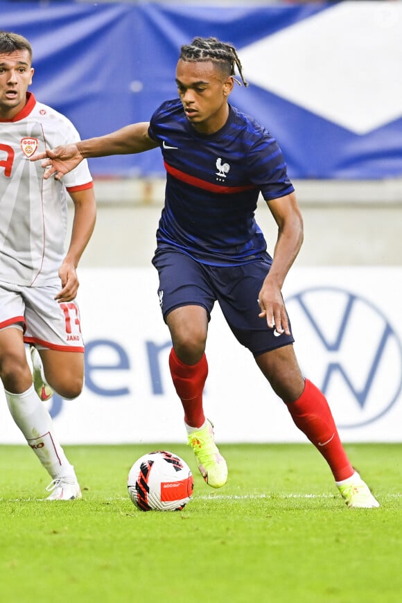 "Écoutez j'ai eu les larmes aux yeux hier soir au Parc des Princes, parce que le fils d'Audrey a marqué le but de Strasbourg contre le PSG"
Sekou Mara - Euros Espoirs 2023 - Les bleuets battent la Macédoine 3 - 0 au Mans le 2 septembre 2021. © JB Autissier / Panoramic / Bestimage