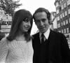 Et de compléter : "Cette jalousie, qui est vraiment une constante de son caractère, venait de son insécurité, de son enfance".
Jane Birkin, 18 ans, actuellement dans le rôle principal de " Passion Flower Hotel ", se marie en secret au Chelsea Registry Office de Londres avec John Barry, 30 ans. 16 octobre 1965.