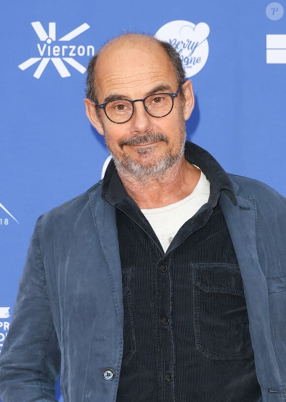 "J'étais fasciné par les substances comme ça. Donc j'ai goûté un peu à tout à une époque" a-t-il confié 
Bernard Campan au photocall du film "A L'Epreuve" lors de la 3ème édition du festival du film de Demain (30 mai - 2 juin 2024) à Vierzon, France, le 1er juin 2024. © Coadic Guirec/Bestimage 