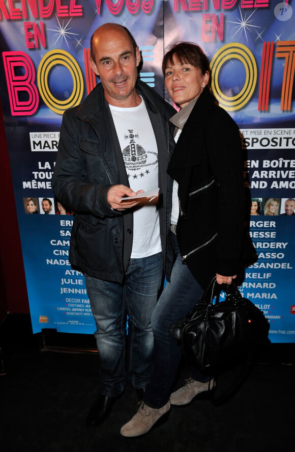 Bernard Campan et sa femme Anne - Générale de la pièce de théâtre "Rendez-vous en boîte" au théâtre de La Gaîté Montparnasse à Paris, le 7 avril 2014. 