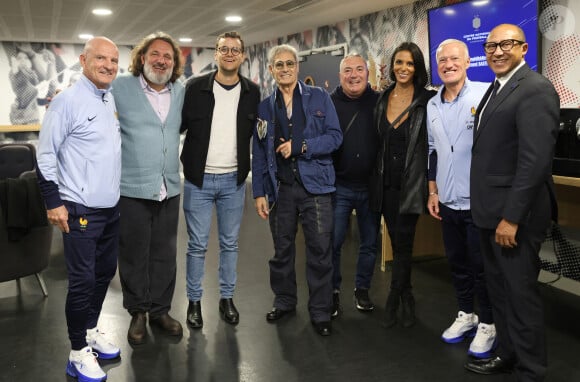 Exclusif - Guy Stephan, Pierre Louis Arnal, Olivier Delbosc, Gerard Lanvin, Fabien Onteniente, Tamara Marthe aka Shy'm, Didier Deschamps et Philippe Diallo lors de la présentation du film "4 Zéros" aux joueurs de l'équipe de France à Clairefontaine © Alain Guizard/ABACAPRESS.COM