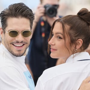 François Civil et Adèle Exarchopoulos - Photocall du film "L'Amour Ouf" (Beating Hearts / Compétition) lors du 77ème Festival International du Film de Cannes (14 - 25 mai 2024), le 24 mai 2024. © Moreau / Jacovides / Bestimage