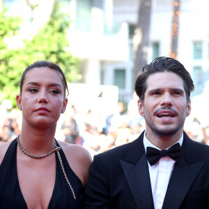 Les deux acteurs ont révélé n'avoir tourné que cinq jours ensemble pour L'amour Ouf
Adèle Exarchopoulos, François Civil - Montée des marches du film " L'amour ouf " lors du 77ème Festival International du Film de Cannes, au Palais des Festivals à Cannes. Le 23 mai 2024 © Jacovides-Moreau / Bestimage