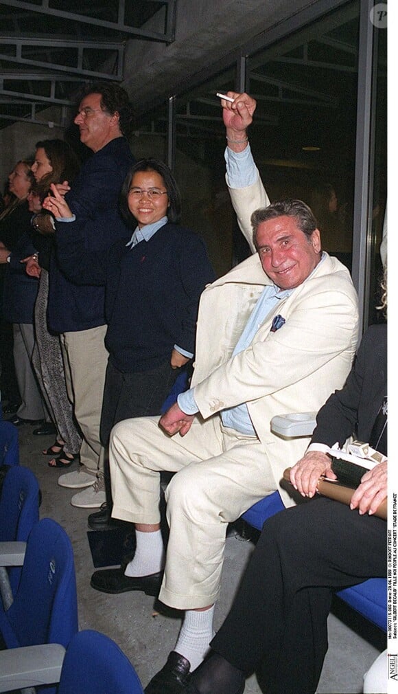 Bécaud et sa fille Noï au concert de Céline Dion en juin 1999 au Stade de France.