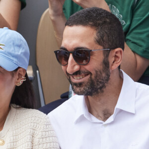  Le père de trois garçons nés de ses amours avec son épouse Souailla détaille alors ce qu'il en est. 
Jimmy Mohamed et sa femme Souailla - Célébrités dans les tribunes des Internationaux de France de tennis de Roland Garros 2024 à Paris le 26 mai 2024. © Moreau-Jacovides/Bestimage