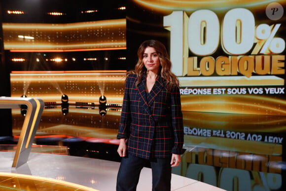 Exclusif - Julie Zenatti - Enregistrement de l'émission "100% Logique", présentée par C.Féraud et diffusée le 26 octobre sur France 2 © Christophe Clovis / Bestimage