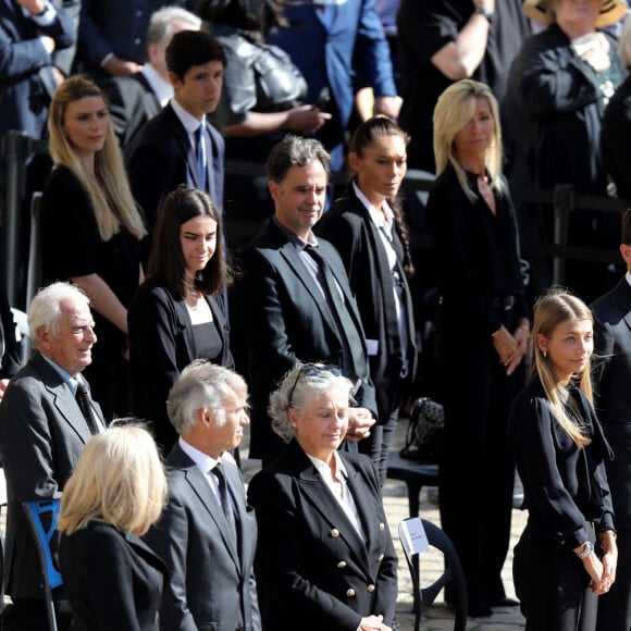 Le président de la République française, Emmanuel Macron et sa femme la Première Dame Brigitte Macron, Paul Belmondo, Florence Belmondo, Stella Belmondo, Victor Belmondo, Giacomo Belmondo, Alessandro Belmondo, Annabelle Belmondo lors de la cérémonie d'hommage national à Jean-Paul Belmondo à l'Hôtel des Invalides à Paris, France, le 9 septembre 2021. © Dominique Jacovides/Bestimage 