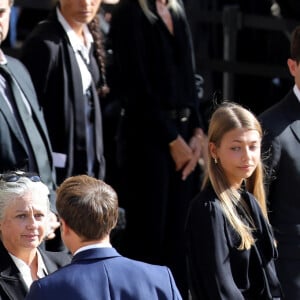 Le président de la République française, Emmanuel Macron et sa femme la Première Dame Brigitte Macron, Paul Belmondo, Florence Belmondo, Stella Belmondo, Victor Belmondo, Giacomo Belmondo lors de la cérémonie d'hommage national à Jean-Paul Belmondo à l'Hôtel des Invalides à Paris, France, le 9 septembre 2021. © Dominique Jacovides/Bestimage 