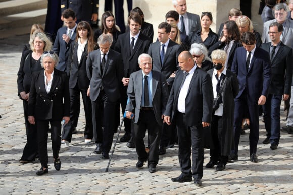 Les membres de la famille, Florence Belmondo, Alain Belmondo (frère), Luana, Stella, Annabelle, Paul, Alessandro avec sa compagne Meline,, Victor, Florence (Fille), Giacomo, Olivier (Neveu fils d'Alain), Muriel Belmondo (soeur) lors de la cérémonie d'hommage national à Jean-Paul Belmondo à l'Hôtel des Invalides à Paris, France, le 9 septembre 2021. © Dominique Jacovides/Bestimage 