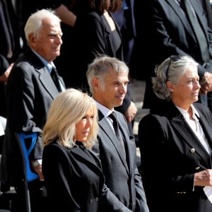 Alain Belmondo (frère), la Première Dame Brigitte Macron, Paul Belmondo et Florence Belmondo lors de la cérémonie d'hommage national à Jean-Paul Belmondo à l'Hôtel des Invalides à Paris, France, le 9 septembre 2021. © Dominique Jacovides/Bestimage 