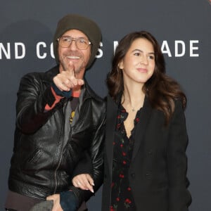 Devant les photographes 
Calogero Maurici et sa fille Romy Maurici lors de l'avant-première du film "Monsieur Aznavour" au cinéma Le Grand Rex à Paris le 22 octobre 2024. © Coadic Guirec / Bestimage 