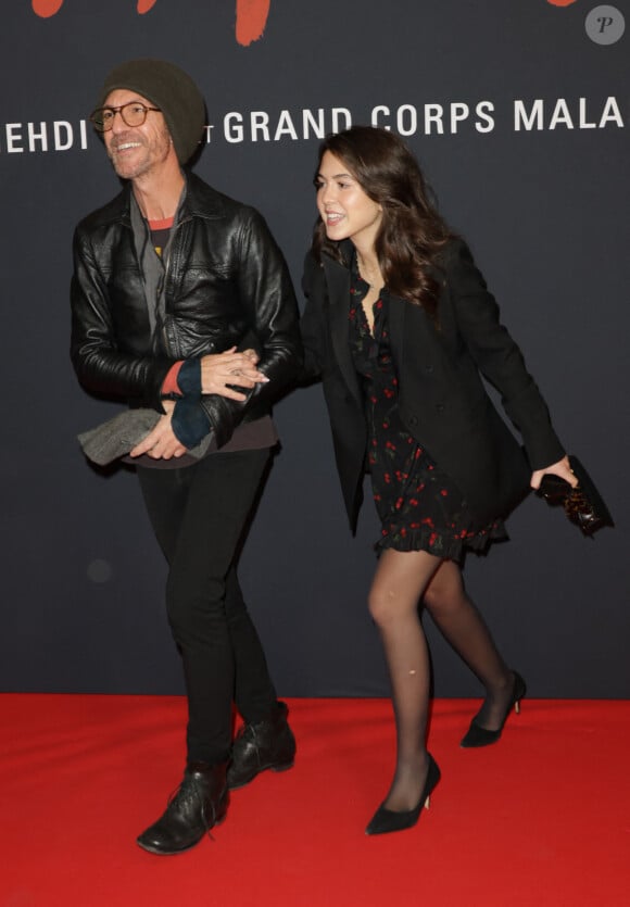 Calogero Maurici et sa fille Romy Maurici lors de l'avant-première du film "Monsieur Aznavour" au cinéma Le Grand Rex à Paris le 22 octobre 2024. © Coadic Guirec / Bestimage 