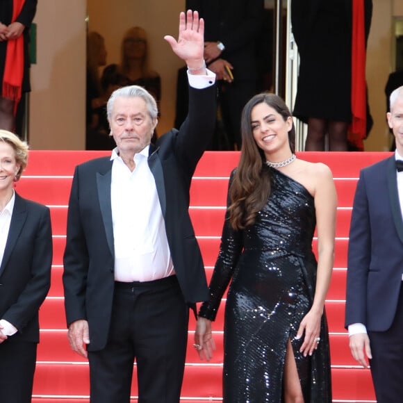 Alain Delon - Montée des marches du film "A Hidden Life" lors du 72ème Festival International du Film de Cannes, le 19 mai 2019. © Denis Guignebourg/Bestimage