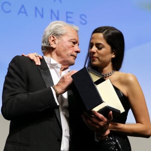 Remise de la Palme d'Honneur à Alain Delon lors du 72ème Festival International du Film de Cannes, en présence de sa fille Anouchka Delon. 19 mai 2019 © Jacovides-Moreau / Bestimage 