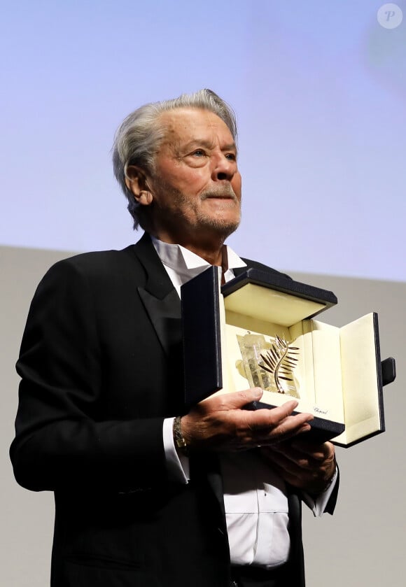 Alain Delon - Ra semise de la Palme d'Honneur lors du 72ème Festival International du Film de Cannes. 19 mai 2019 © Jacovides-Moreau / Bestimage 