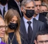 En plus d'avoir mis la main sur une grande partie du patrimoine du vivant de Jean-Paul Belmondo.
Stella Belmondo, Paul Belmondo - Sorties - Obsèques de Jean-Paul Belmondo en l'église Saint-Germain-des-Prés, à Paris le 10 septembre 2021. © Cyril Moreau / Bestimage 