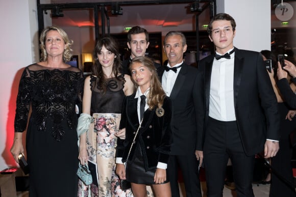 Luana Belmondo, Annabelle Belmondo, Victor Belmondo, Paul Belmondo, Giacomo Belmondo (Smoking Dior, chaussures Carvil) et Stella Belmondo - Arrivées à la 42ème cérémonie des César à la salle Pleyel à Paris le 24 février 2017. © Olivier Borde / Dominique Jacovides / Bestimage 