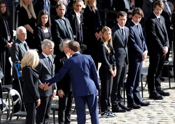 Le président de la République française, Emmanuel Macron et sa femme la Première Dame Brigitte Macron, Paul Belmondo, Florence Belmondo, Stella Belmondo, Victor Belmondo, Giacomo Belmondo, Alessandro Belmondo lors de la cérémonie d'hommage national à Jean-Paul Belmondo à l'Hôtel des Invalides à Paris, France, le 9 septembre 2021. © Dominique Jacovides/Bestimage 