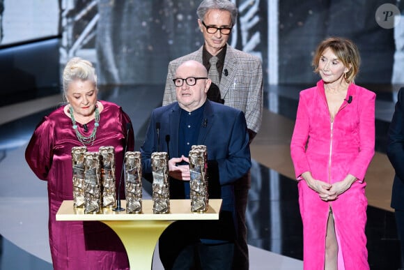 Christian Clavier, Michel Blanc, Josiane Balasko, Thierry Lhermitte, Marie-Anne Chazel, Gérard Jugnot et Bruno Moynot lors de la 46e édition de la cérémonie des César du cinéma à l'Olympia à Paris, France, le 12 mars 2021. Photo par Pierre Villard/Pool/ABACAPRESS.COM