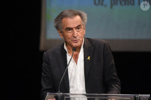 
Bernard Henri Levy sur scène lors d'une soirée contre la montée de l'antisémitisme en Europe, organisée par le magazine "Regle du Jeu", le Conseil représentatif des institutions juives de France (CRIF) et d'autres institutions françaises, au Théâtre Antoine, à Paris. Photo par Lionel Urman/ABACAPRESS.COM