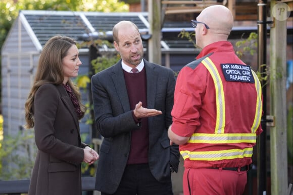 Le prince William, prince de Galles, et Catherine (Kate) Middleton, princesse de Galles, visitent le centre communautaire de Southport pour rencontrer les familles des personnes prises dans l'attaque au couteau de Southport plus tôt cette année, à Southport, Merseyside, Royaume-Uni, le 10 octobre 2024. © Danny Lawson/WPA-Pool/Bestimage 