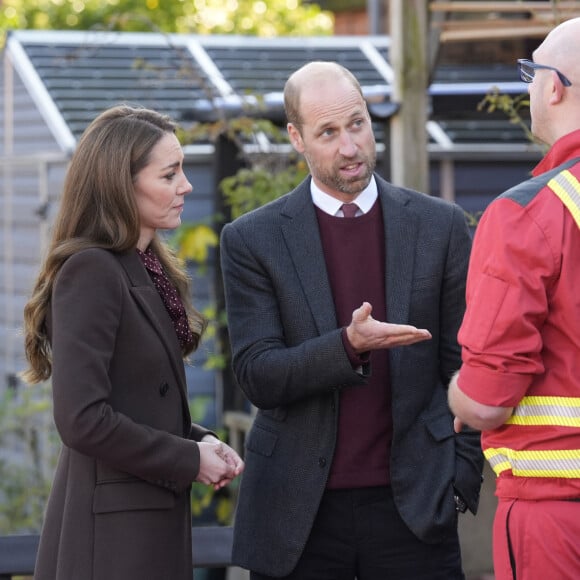 Le prince William, prince de Galles, et Catherine (Kate) Middleton, princesse de Galles, visitent le centre communautaire de Southport pour rencontrer les familles des personnes prises dans l'attaque au couteau de Southport plus tôt cette année, à Southport, Merseyside, Royaume-Uni, le 10 octobre 2024. © Danny Lawson/WPA-Pool/Bestimage 