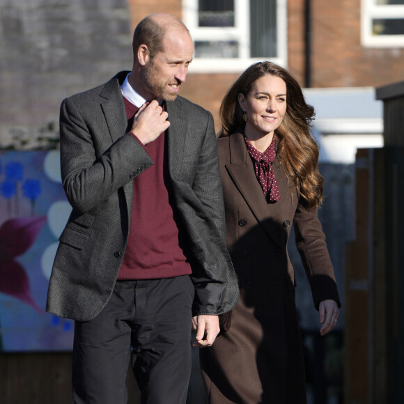 Le prince William, prince de Galles, et Catherine (Kate) Middleton, princesse de Galles, visitent le centre communautaire de Southport pour rencontrer les familles des personnes prises dans l'attaque au couteau de Southport plus tôt cette année, à Southport, Merseyside, Royaume-Uni, le 10 octobre 2024. © Danny Lawson/WPA-Pool/Bestimage 