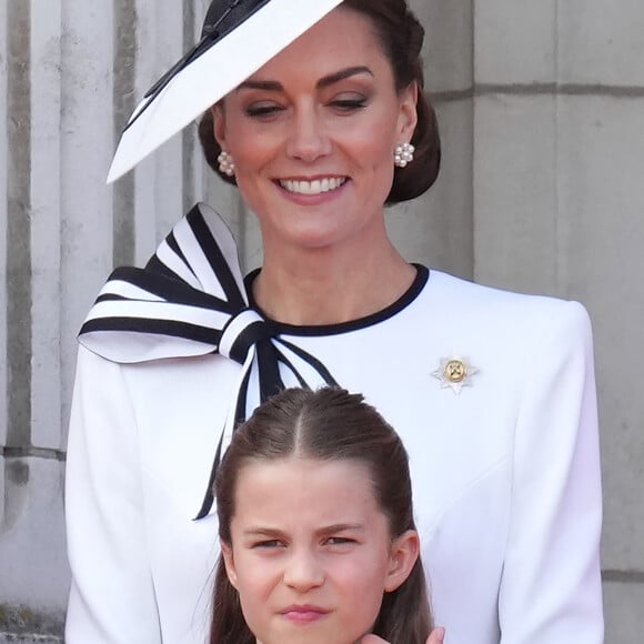 Catherine Kate Middleton, princesse de Galles, la princesse Charlotte - Les membres de la famille royale britannique au balcon du Palais de Buckingham lors de la parade militaire "Trooping the Colour" à Londres le 15 juin 2024 © Julien Burton / Bestimage 