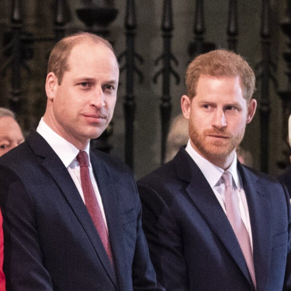 Voilà plusieurs années que les princes William et Harry sont en froid !
Catherine Kate Middleton, duchesse de Cambridge, le prince William, duc de Cambridge, le prince Harry, duc de Sussex, Meghan Markle, enceinte, duchesse de Sussex, le prince Charles, prince de Galles lors de la messe en l'honneur de la journée du Commonwealth à l'abbaye de Westminster à Londres.