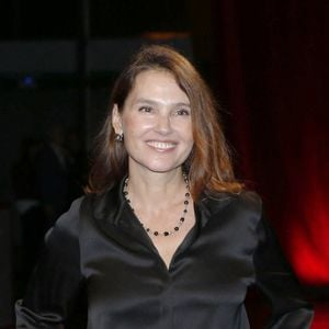 Dans des interviews, Virginie Ledoyen a exprimé sa fierté envers Lila Saint-Calbre, elle a toujours veillé à ce que ses enfants reçoivent une bonne éducation
Virginie Ledoyen, actrice, lors de la cérémonie d’ouverture de la 15ème édition du Festival du film Lumière à Lyon, du 12 au 20 octobre 2024. Le festival rend, cette année, hommage à Isabelle Huppert, actrice qui recevra le prix Lumière. Lyon, (Rhône) FRANCE-12/10/2024. © Pascal Fayolle / Bestimage 