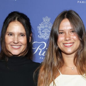 Virginie Ledoyen est une actrice française qui est également une maman dévouée à ses trois enfants dont sa fille aînée Lila Saint-Calbre
Virginie Ledoyen et sa fille Lila Saint-Calbre - Photocall des 125 ans du Ritz à Paris Le 14 septembre 2023. Le Ritz Paris a célébré ses 125 ans autour d’une soirée légendaire, en présence de plus de 700 invités, dont de très nombreuses personnalités issues du monde de la mode, des arts et du spectacle. © Rachid Bellak/ Bestimage 