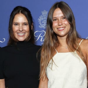 Le 14 septembre 2023, la jeune femme avait accompagné sa mère au Ritz pour fêter l'anniversaire du mythique hôtel parisien
Virginie Ledoyen et sa fille Lila Saint-Calbre - Photocall des 125 ans du Ritz à Paris Le 14 septembre 2023. Le Ritz Paris a célébré ses 125 ans autour d’une soirée légendaire, en présence de plus de 700 invités, dont de très nombreuses personnalités issues du monde de la mode, des arts et du spectacle. Une soirée exceptionnelle, en hommage à César Ritz, fondateur visionnaire de l’hôtel, et placée sous le signe de l’Or, en écho à Louis XIV, le roi soleil, à l’origine de la célèbre place Vendôme. © Rachid Bellak/ Bestimage 