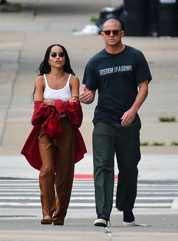 Ils ne s'étaient plus séparés depuis et avaient donc souhaité passer à la vitesse supérieure. 
Channing Tatum et sa supposée compagne Zoe Kravitz retrouvent un ami pour aller déjeuner à New York chez Alfresco le 28 Août 2021 