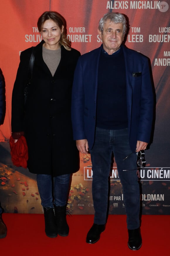 Formée auprès de Bruno Pittini, elle a ainsi débuté auprès du directeur artistique de la Maison Dessange, de Paris à New York.
Michel Boujenah et son ex femme Isabelle - Avant-première du film "Edmond" au cinéma Pathé Beaugrenelle à Paris