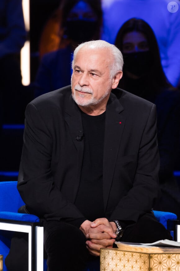 "Oh bah ça s'est fait, on avait tourné un épisode de Mongeville, la série que je faisais sur France 3, et donc on s'était déjà retrouvés...", a expliqué l'acteur
Exclusif - Francis Perrin - Enregistrement de l'émission "La Boite à Secrets N°10", présentée par F.Bollaert, et diffusée le 28 janvier sur France 3.